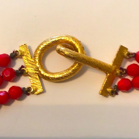 WEEKEND SALE! Vintage faceted red crystal multi-strand necklace - Picture 4 of 5